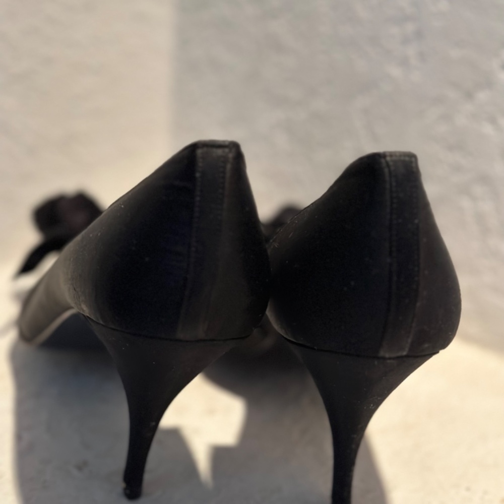 Pumps - Picture 3 of 5